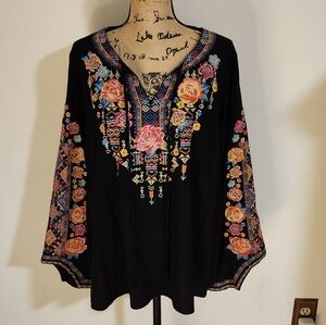 Savanna Jane Black and Pink Embroidered Bell Sleeve Blouse Sz 2X